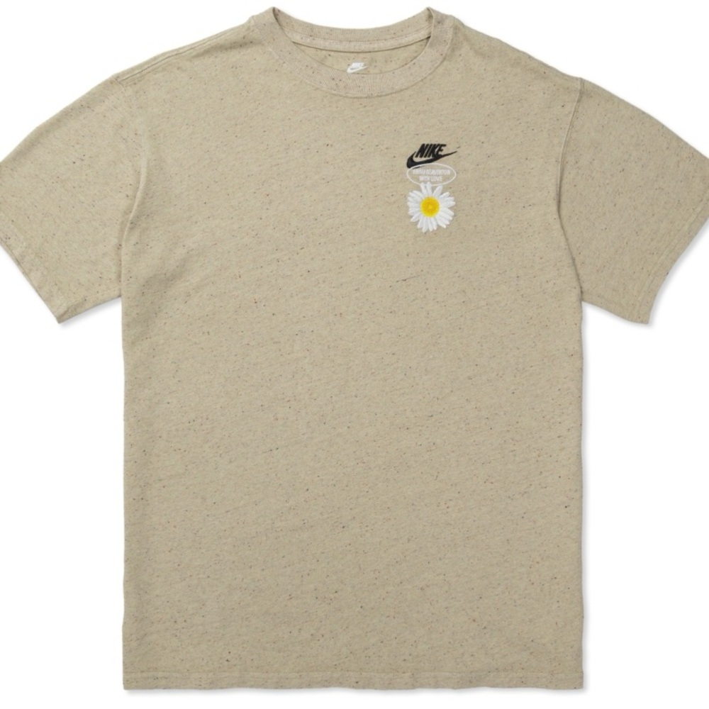 Men’s Nike Loose Fit Small Cream T-Shirt